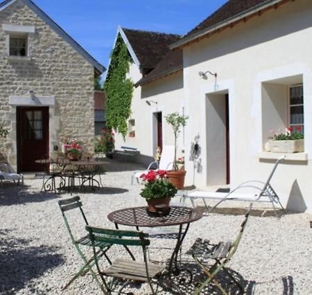 Chambres Et Table D'Hotes, Maisonnettes Individuelles Dans Propriete Privee Vézinnes Exterior photo
