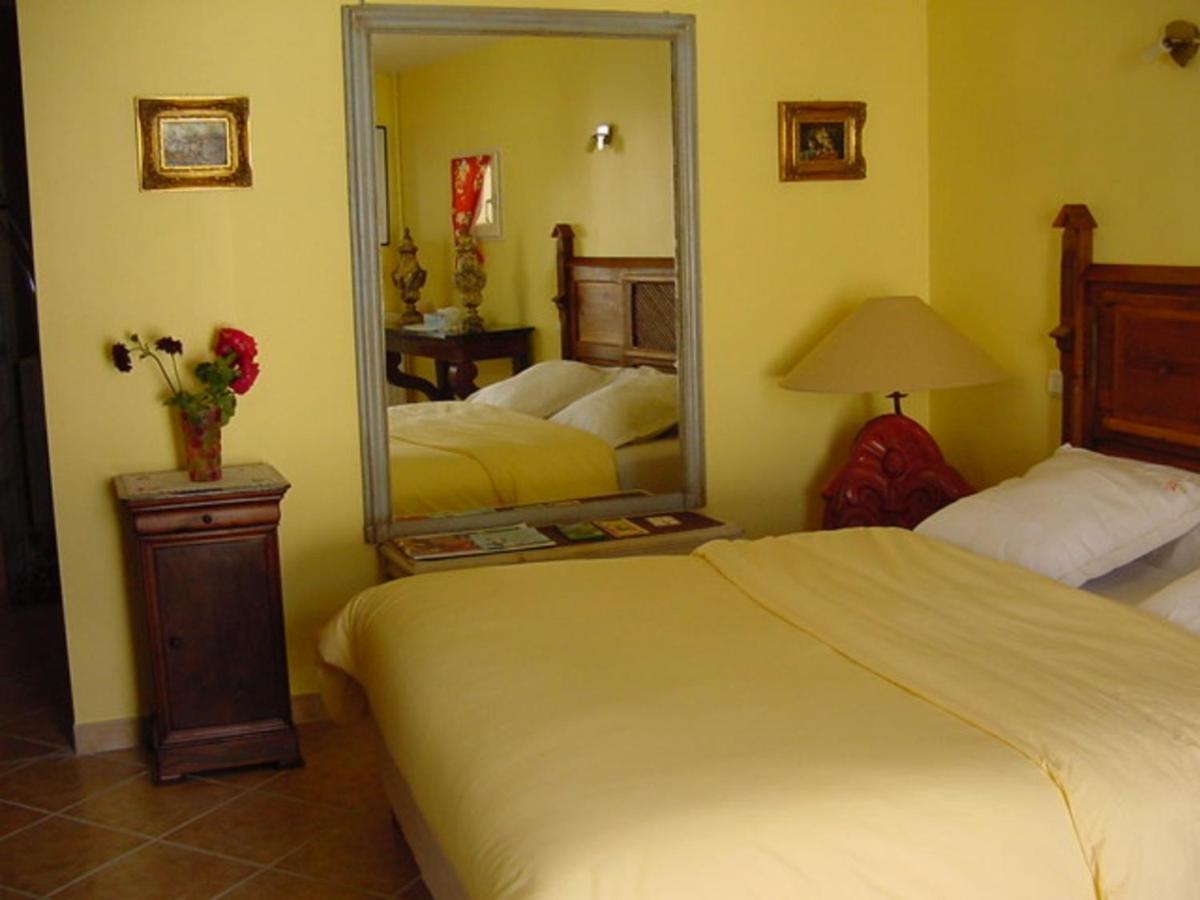 Chambres Et Table D'Hotes, Maisonnettes Individuelles Dans Propriete Privee Vézinnes Room photo
